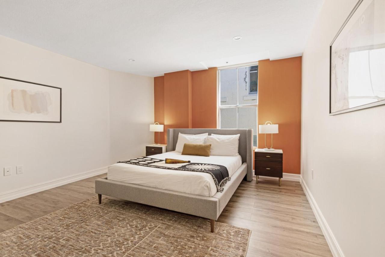 Апарт отель Roami At Clematis Street Lofts Уэст-Палм-Бич Экстерьер фото