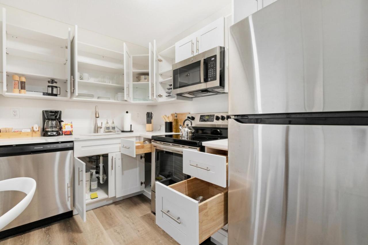 Апарт отель Roami At Clematis Street Lofts Уэст-Палм-Бич Экстерьер фото