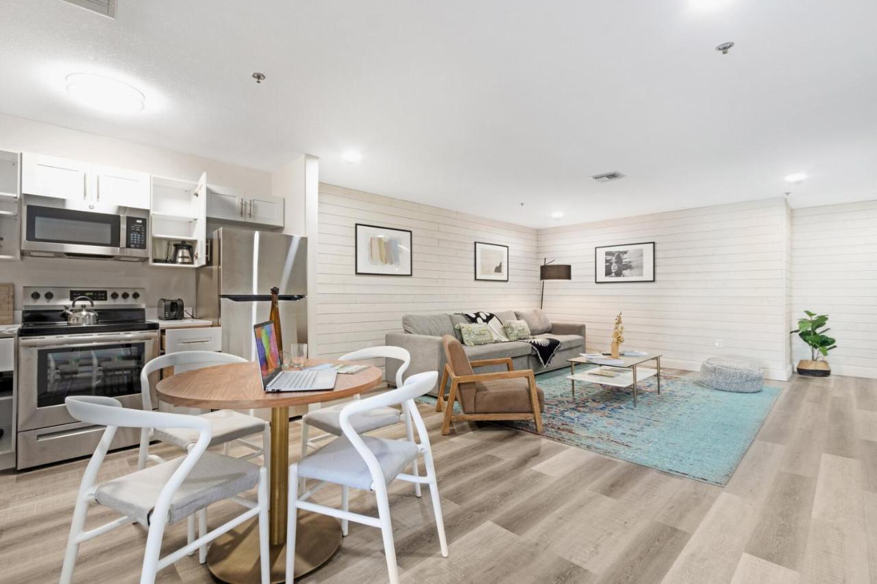 Апарт отель Roami At Clematis Street Lofts Уэст-Палм-Бич Экстерьер фото