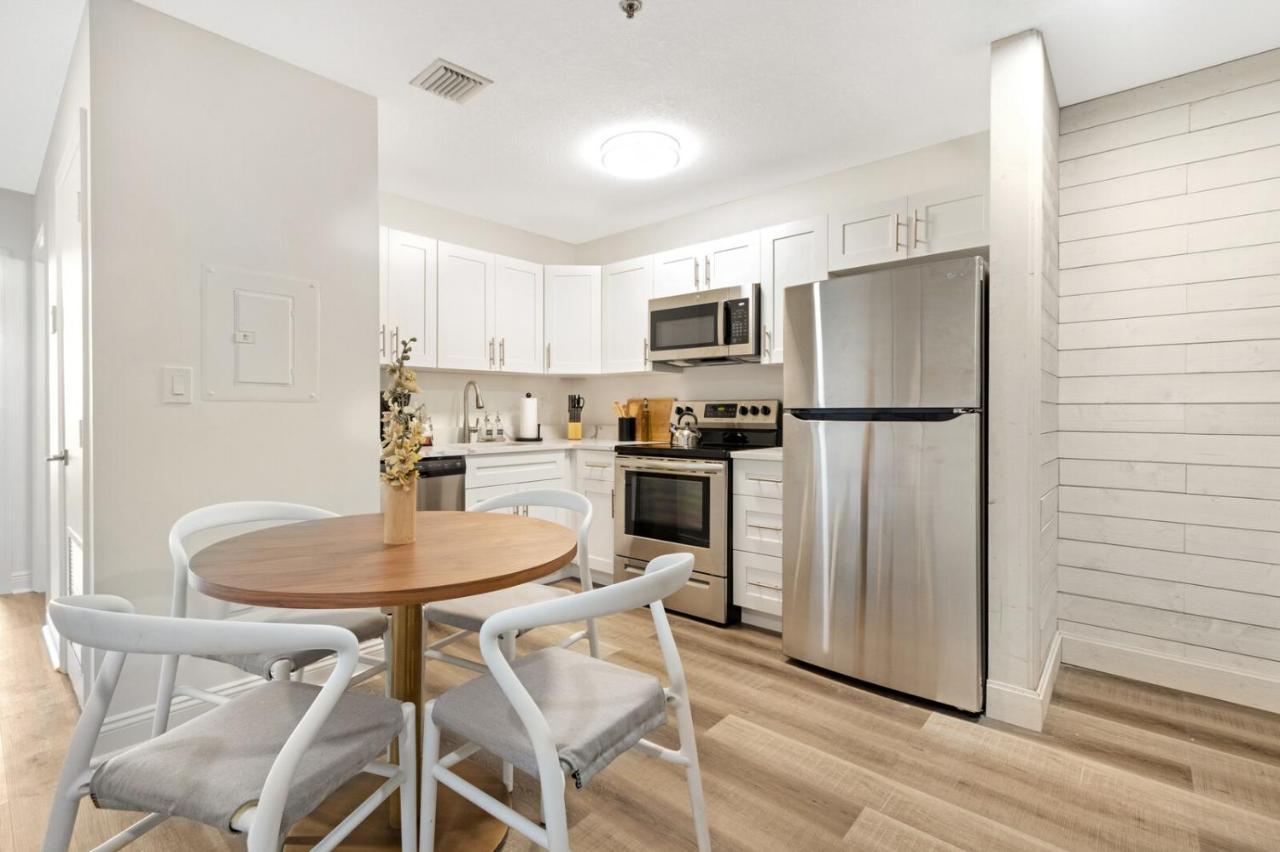 Апарт отель Roami At Clematis Street Lofts Уэст-Палм-Бич Экстерьер фото