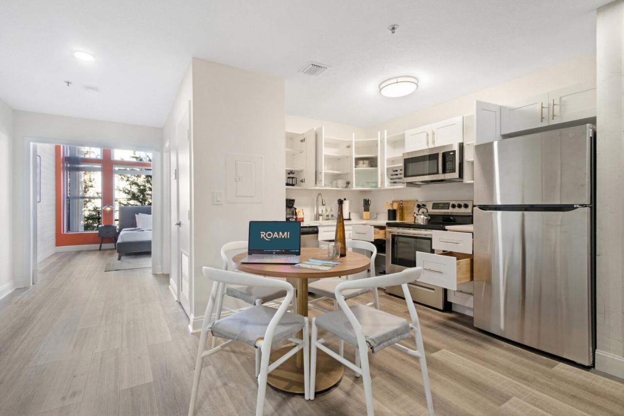 Апарт отель Roami At Clematis Street Lofts Уэст-Палм-Бич Экстерьер фото